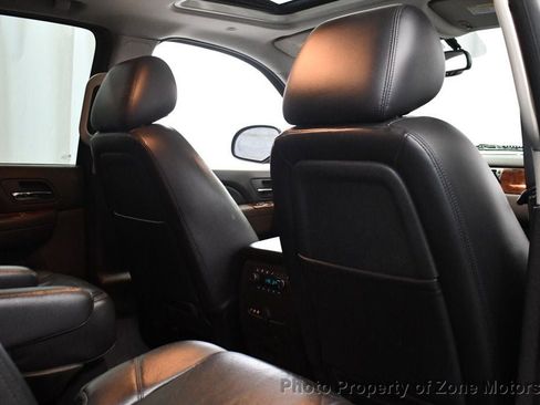 Used 2010 Chevrolet Suburban LTZ image 17