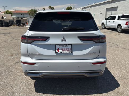 New 2026 Mitsubishi Outlander SEL AWD/4WD image 6
