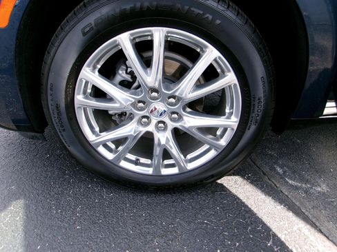 Used 2023 Buick Enclave Essence w/ Experience Buick Package FWD image 7