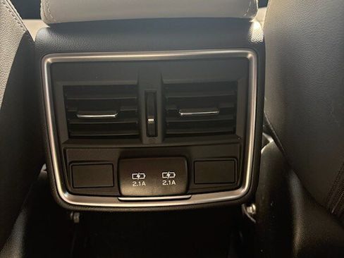 Used 2024 Subaru Forester Limited image 19