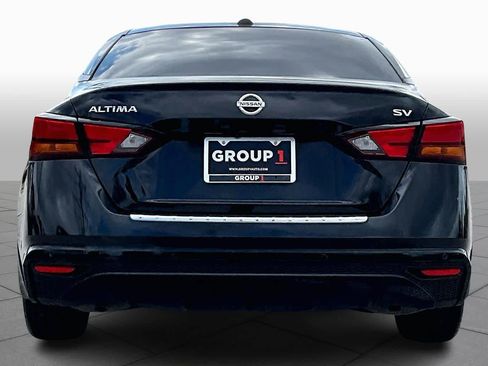 Used 2022 Nissan Altima 2.5 SV image 5
