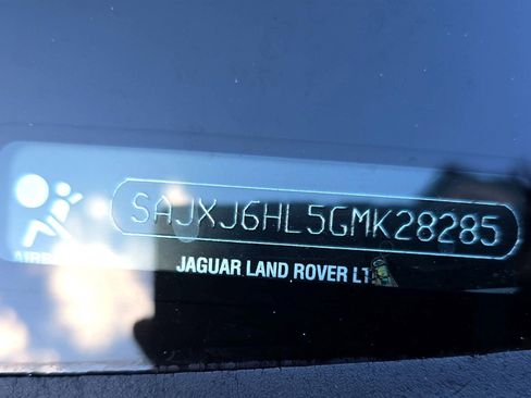 Used 2016 Jaguar F-TYPE R image 53