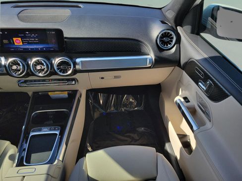 Certified 2025 Mercedes-Benz GLB 250 image 20