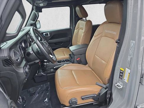 Used 2022 Jeep Wrangler Unlimited Rubicon 4xe w/ Cold Weather Group AWD/4WD image 15