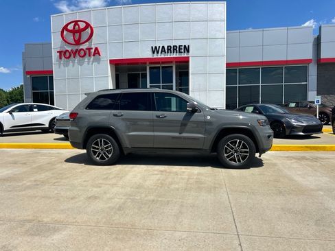 Used 2020 Jeep Grand Cherokee Trailhawk w/ Trailhawk Luxury Group AWD/4WD image 10