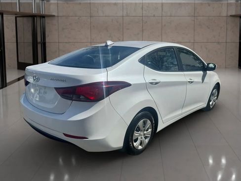 Used 2016 Hyundai Elantra SE image 7