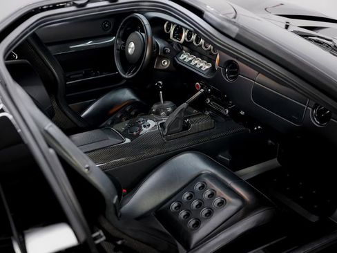 Used 2006 Ford GT image 10