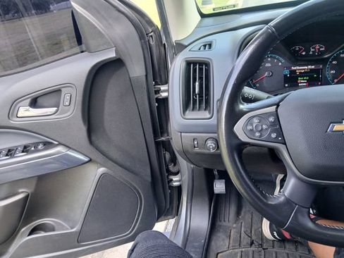 Used 2022 Chevrolet Colorado Z71 w/ Safety Package RWD image 31