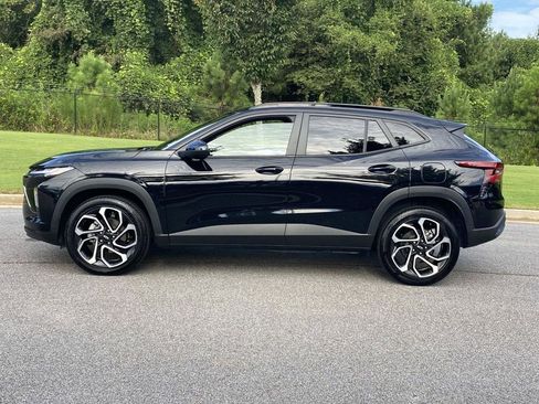 Used 2025 Chevrolet Trax RS w/ Sunroof Package FWD image 9