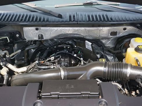 Used 2017 Ford Expedition EL XLT w/ Equipment Group 201A RWD image 17