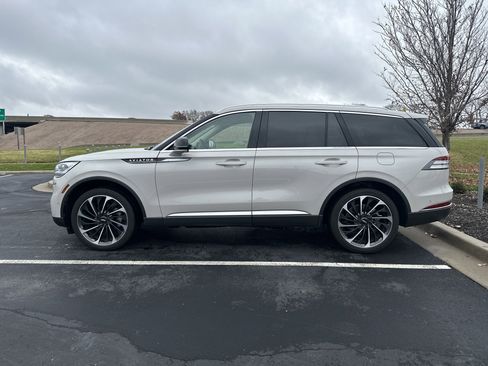 Used 2024 Lincoln Aviator Reserve w/ Equipment Group 201A image 7