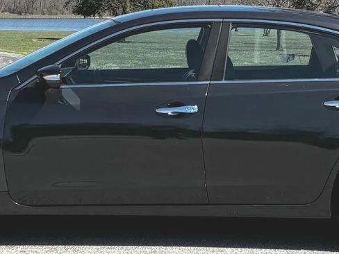 Used 2017 Nissan Altima 2.5 SL w/ Moonroof Package image 2