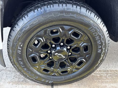 Used 2018 Chevrolet Silverado 2500 LTZ w/ Custom Sport Edition image 11