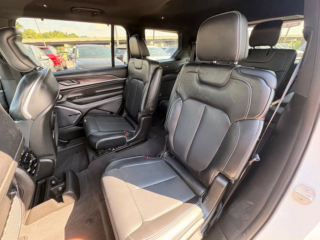 Used 2021 Jeep Grand Cherokee L Overland w/ Luxury Tech Group IV AWD/4WD image 27