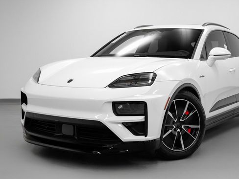 New 2025 Porsche Macan Turbo Electric image 7