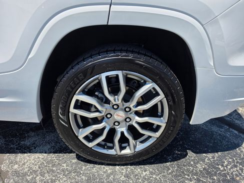 Used 2022 GMC Terrain Denali w/ Denali Premium Package AWD/4WD image 13