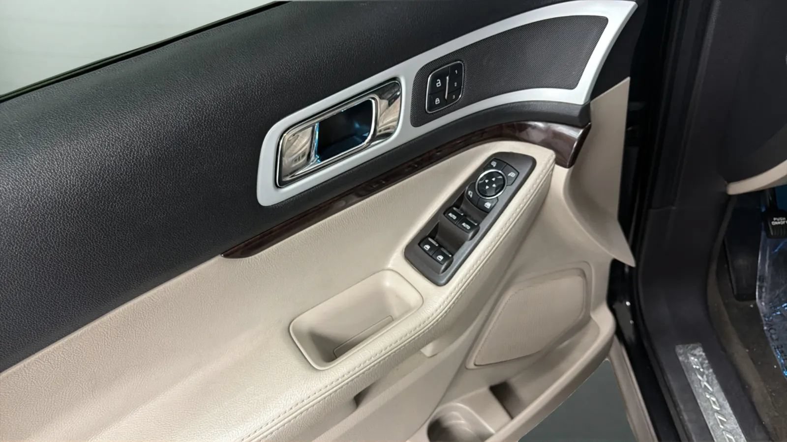 Used 2014 Ford Explorer Limited FWD image 18