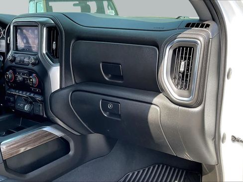 Used 2021 Chevrolet Silverado 1500 RST w/ Convenience Package II AWD/4WD image 17