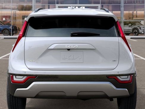 New 2025 Kia Niro SX Touring image 13