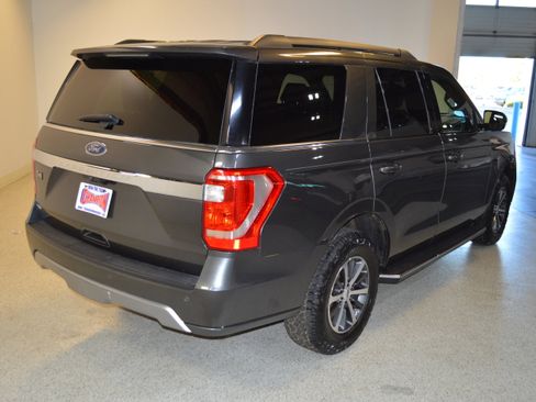 Used 2020 Ford Expedition XLT w/ Equipment Group 202A image 3
