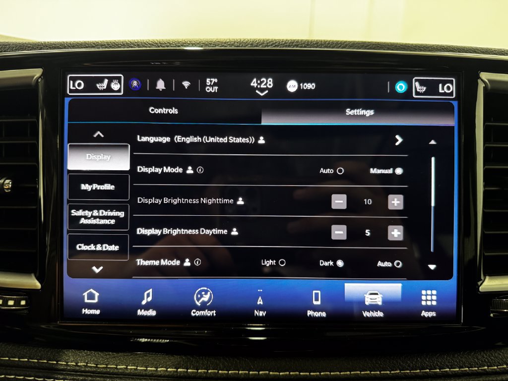 Used 2024 Chrysler Pacifica Limited FWD image 43