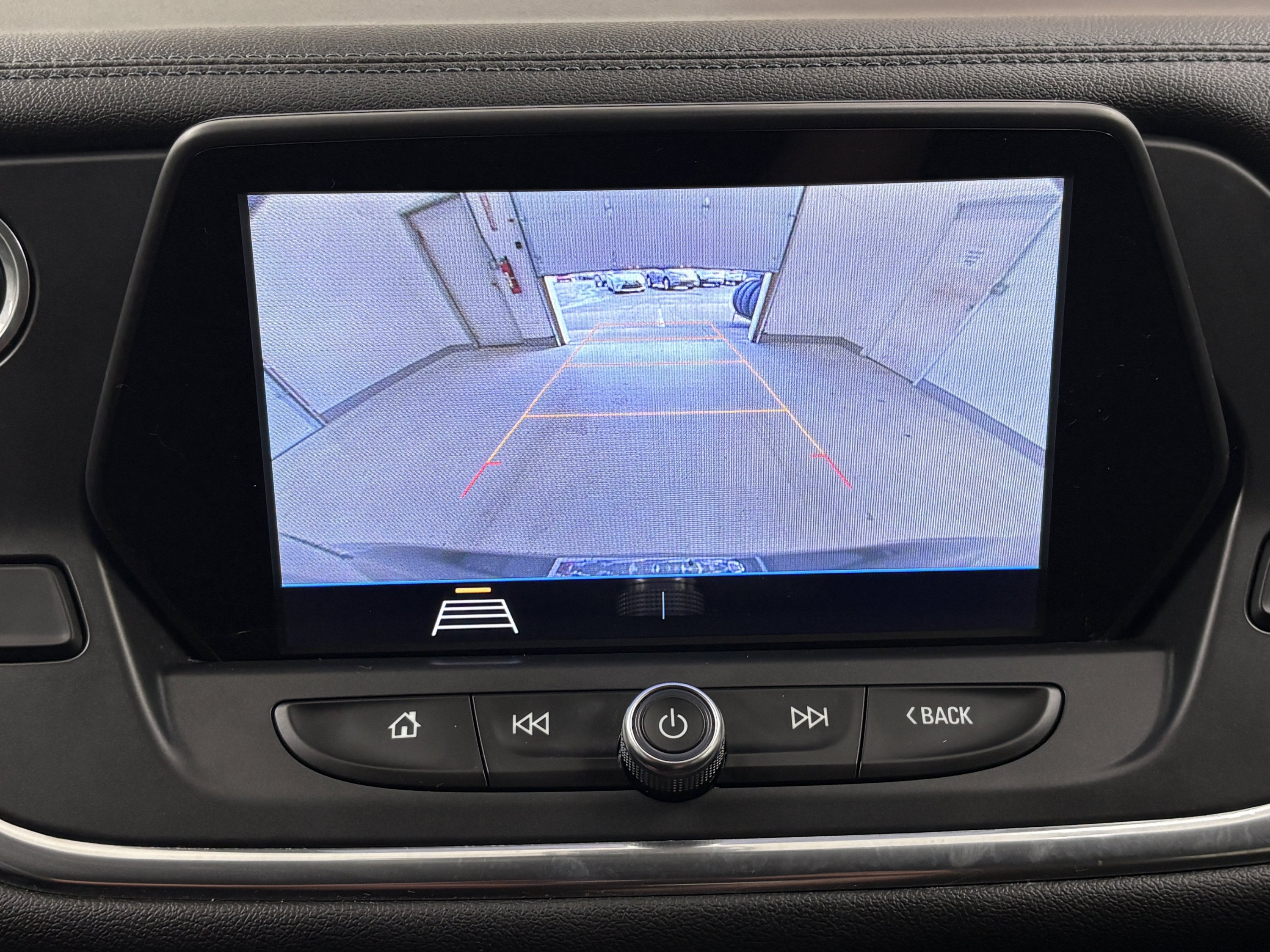 Used 2019 Chevrolet Blazer LT FWD image 16