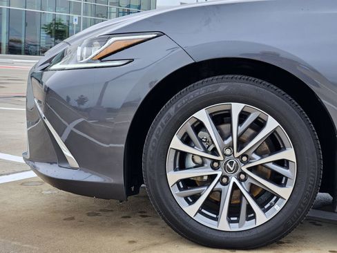 Used 2025 Lexus ES 350 w/ Accessory Package (Z2) FWD image 11