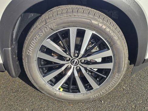 New 2025 Nissan Pathfinder Platinum w/ Cargo Package image 35