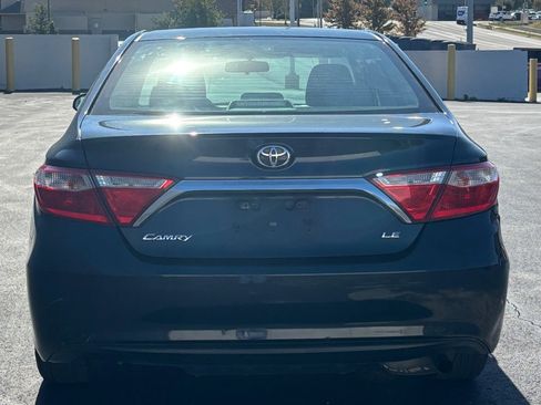 Used 2015 Toyota Camry LE image 6
