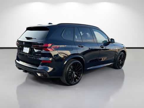 New 2026 BMW X5 xDrive40i w/ M Sport Package AWD/4WD image 3
