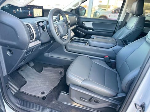 New 2025 Ford Expedition Active image 22