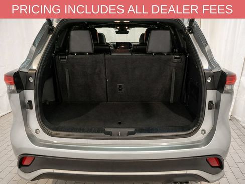 Used 2024 Toyota Highlander XSE AWD/4WD image 5