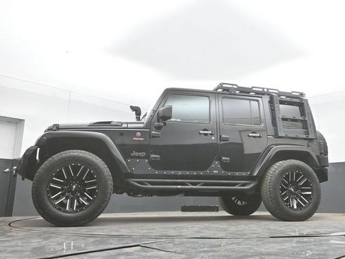 Used 2016 Jeep Wrangler Unlimited Sahara w/ Max Tow Package AWD/4WD image 44