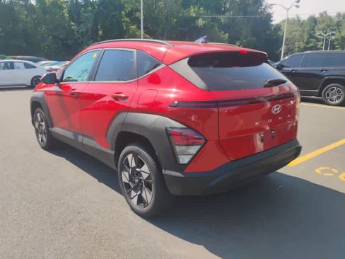 Used 2024 Hyundai Kona SEL AWD/4WD image 4