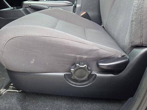 Used 2018 Toyota Tacoma TRD Sport w/ Technology Package image 20