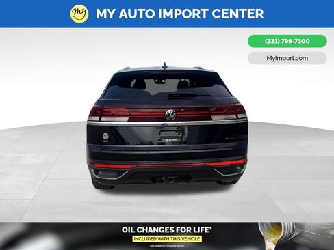 Used 2024 Volkswagen Atlas Cross Sport SE AWD/4WD image 8