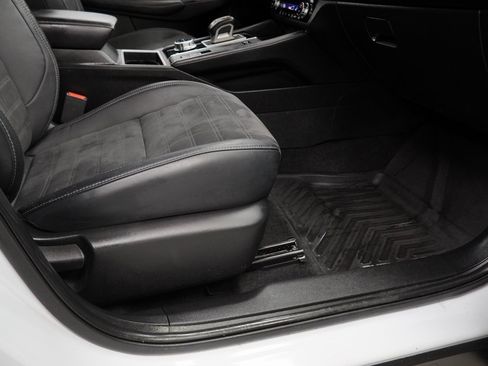 Used 2023 Mitsubishi Outlander SE image 53