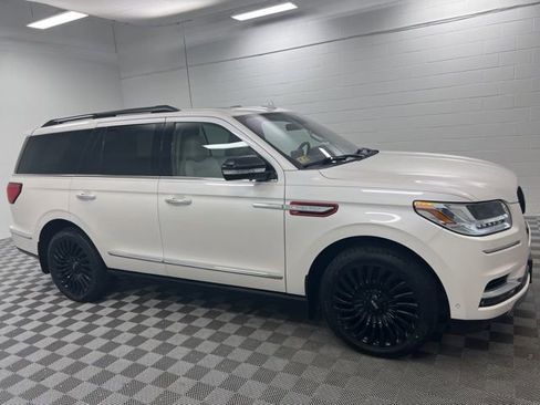 Used 2018 Lincoln Navigator Reserve w/ Technology Package AWD/4WD image 4