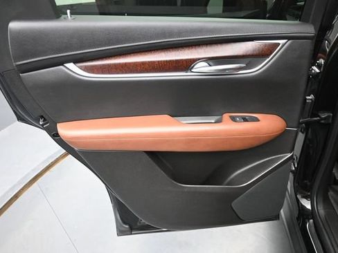Used 2022 Cadillac XT5 Sportv w/ LPO, ONYX Package AWD/4WD image 13