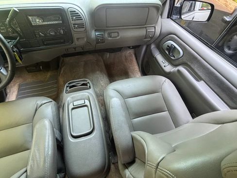 Used 1999 Chevrolet Suburban 2WD w/ Preferred Equipment Group 3 image 24