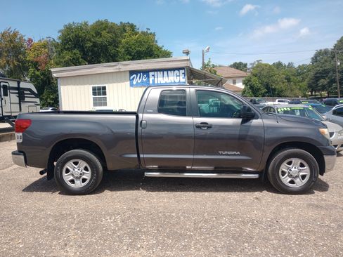 Used 2011 Toyota Tundra 2WD Double Cab w/ SR5 Pkg image 8