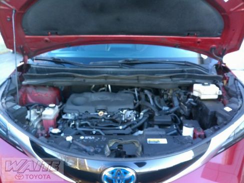 Certified 2021 Toyota Sienna XSE image 7