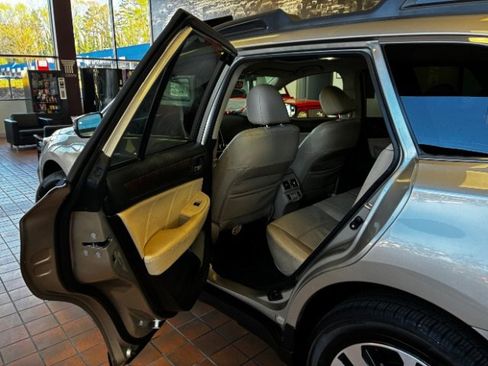 Used 2018 Subaru Outback 2.5i Limited image 56