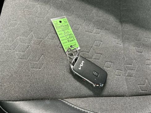 Used 2024 Kia Seltos S AWD/4WD image 12