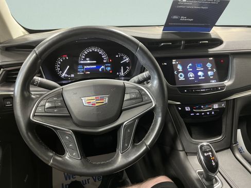 Used 2019 Cadillac XT5 Luxury w/ LPO, Radiant Package AWD/4WD image 18