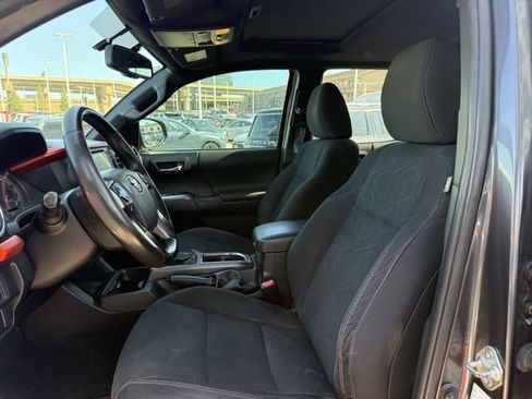 Used 2016 Toyota Tacoma TRD Sport RWD image 26
