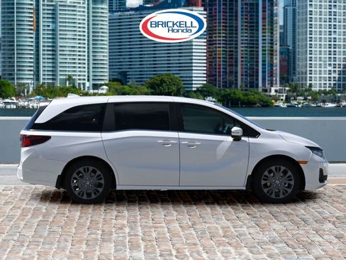 New 2026 Honda Odyssey Touring image 8