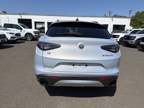 Used 2024 Alfa Romeo Stelvio Ti AWD/4WD image 4
