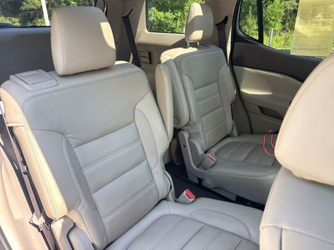 Used 2017 GMC Acadia Denali FWD image 32