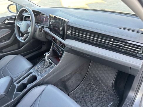 Used 2025 Volkswagen Jetta SEL image 28